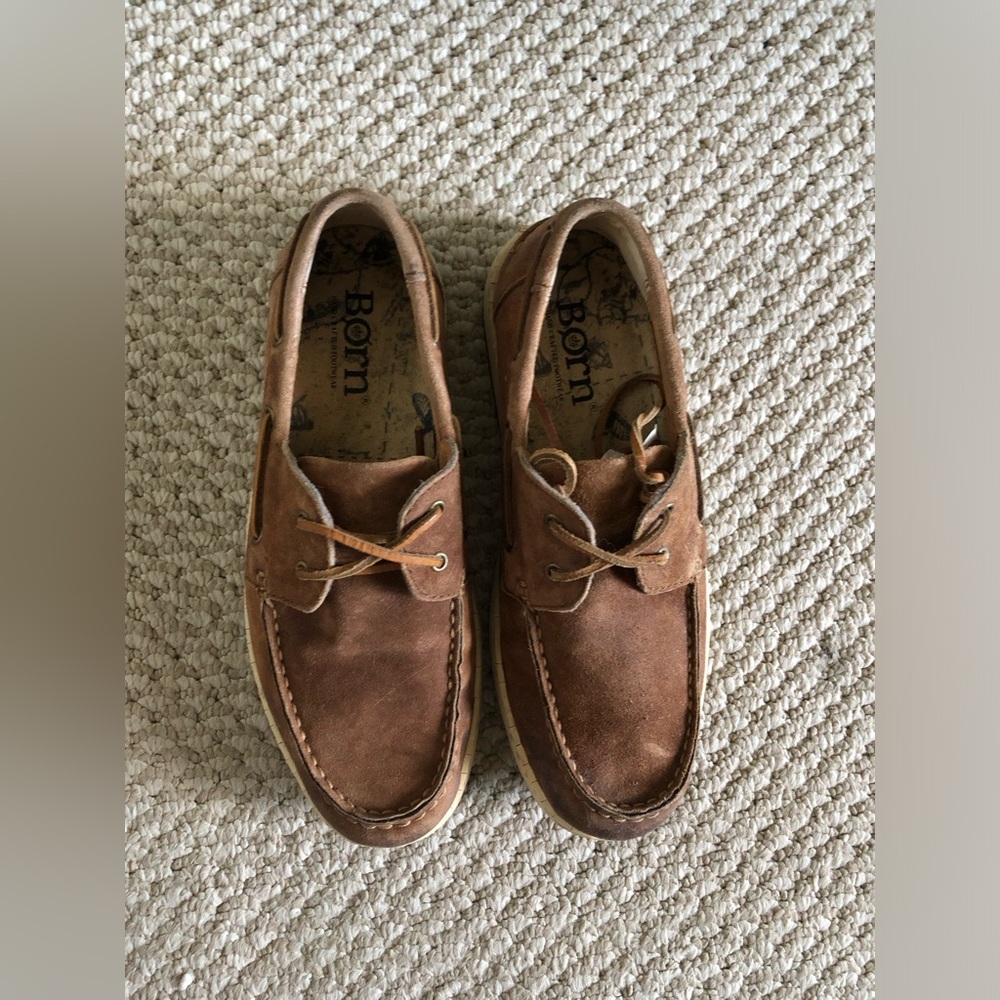 Born Men’s Brown leather moc toe loafers Boat Shoe Size 8